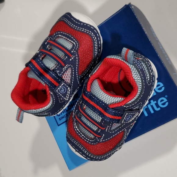 Stride Rite New in Box Adrian Sneakers Size 3.5 - Picture 5 of 6